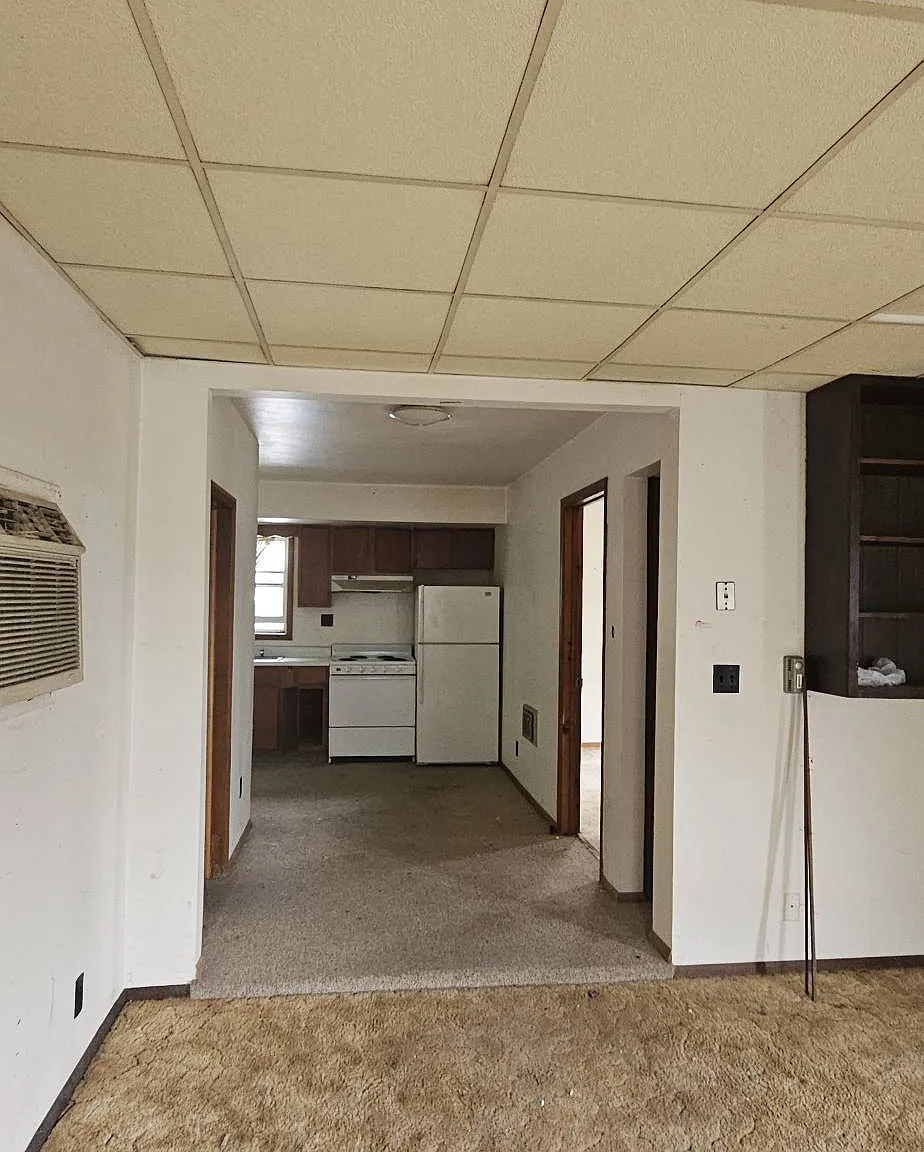 402 - 402 1/2 Chicago Avenue - 402 1... — Photo 1