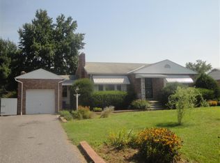 555 Locust Grove Rd, York, PA 17402