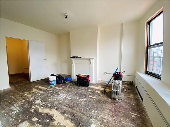 4th image of 8642 18th Ave