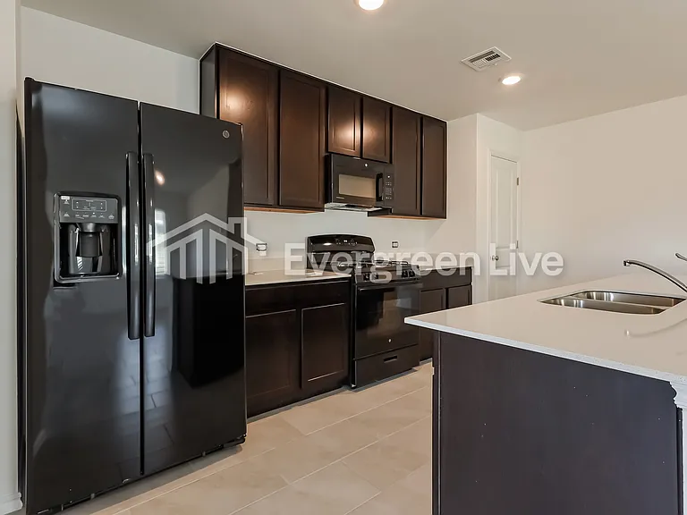2308 Bleeker St — Photo 7