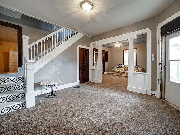 4th image of 463 N Centennial St