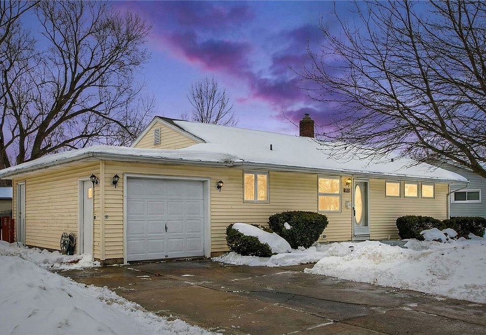1st image of 1079 98th St