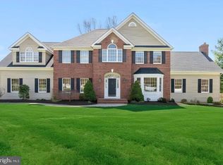 36 Grove Farm Rd, Pittstown, NJ 08867