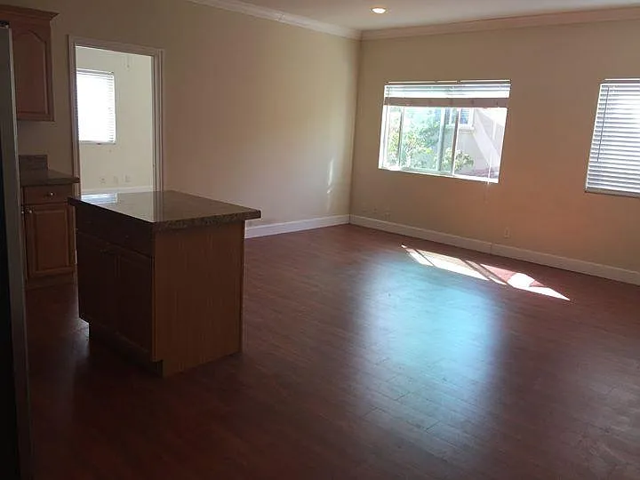 Tobias Ave, Sherman Oaks — Photo 4