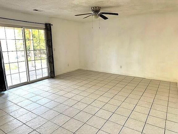 3rd image of 2000 W Buena Vista Avenue