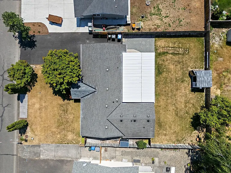 62 Queets St — Photo 37