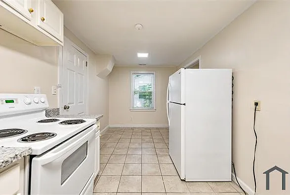 5745 Holland St — Photo 25