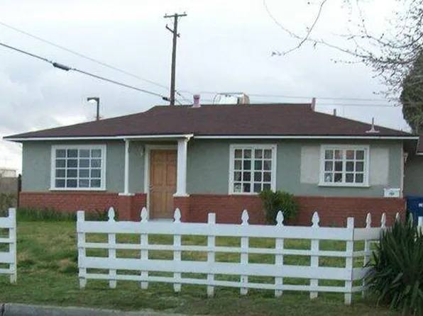 1102 W Ovington St, Lancaster, CA 93534