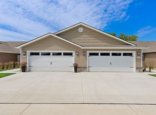 7001 N 85th Plz #7020A, Omaha, NE 68122