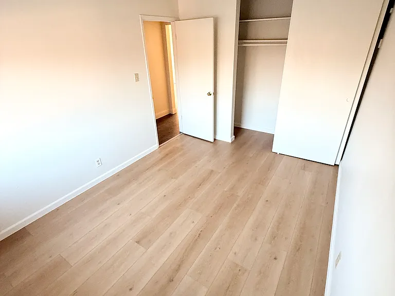 755 Rose Ave #13 — Photo 6
