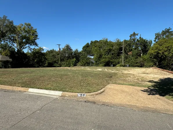 1623 Oak Knoll St, Dallas, TX 75208