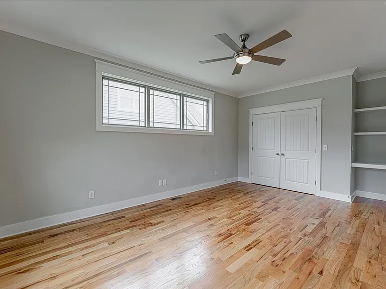 2318 Large Oak Dr — Photo 4