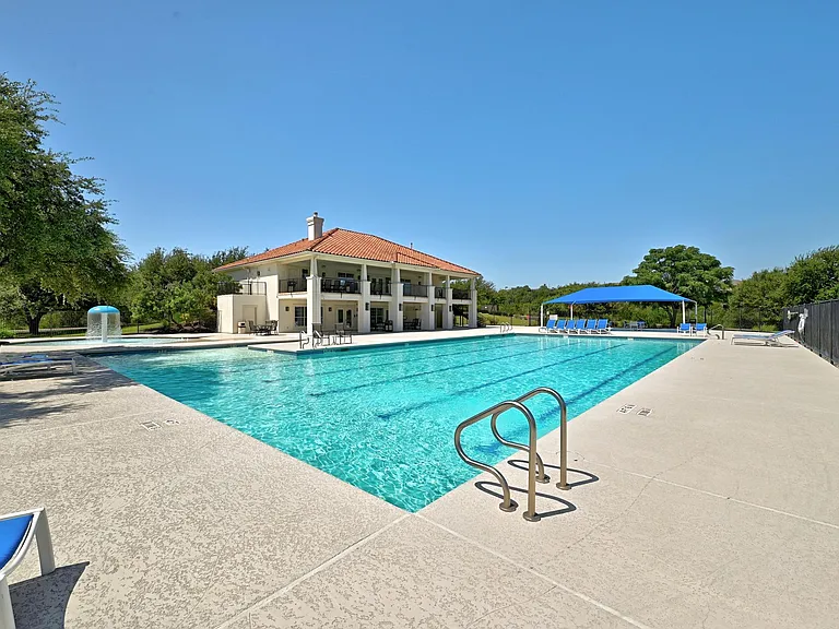 201 Varco Dr — Photo 32