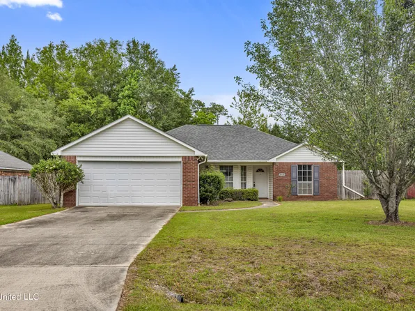 8120 Meadowdale Dr, Gautier, MS 39553