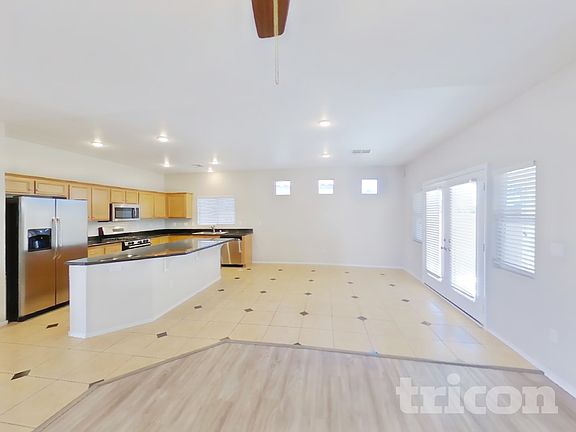 4th image of 4123 Farmdale Ave