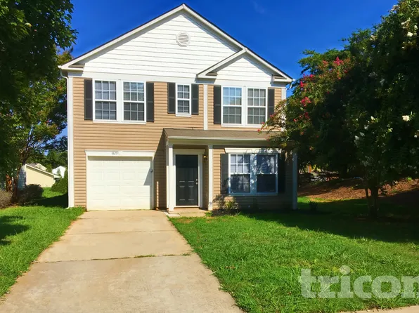 1829 Oakdale Green Dr, Charlotte, NC 28216