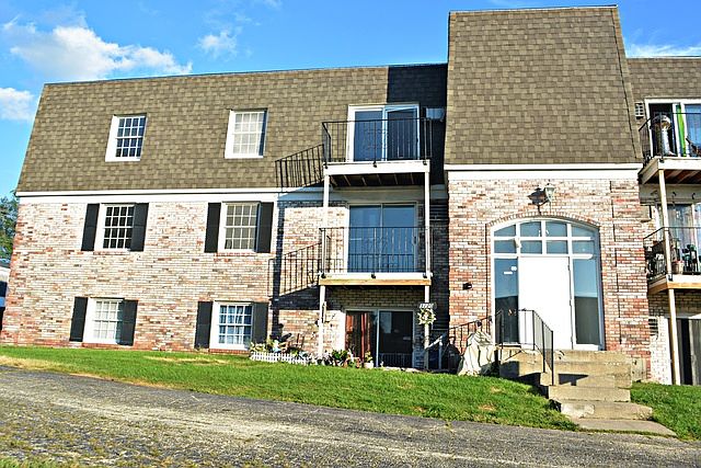1st image of 3120 Jacqueline Dr #6B