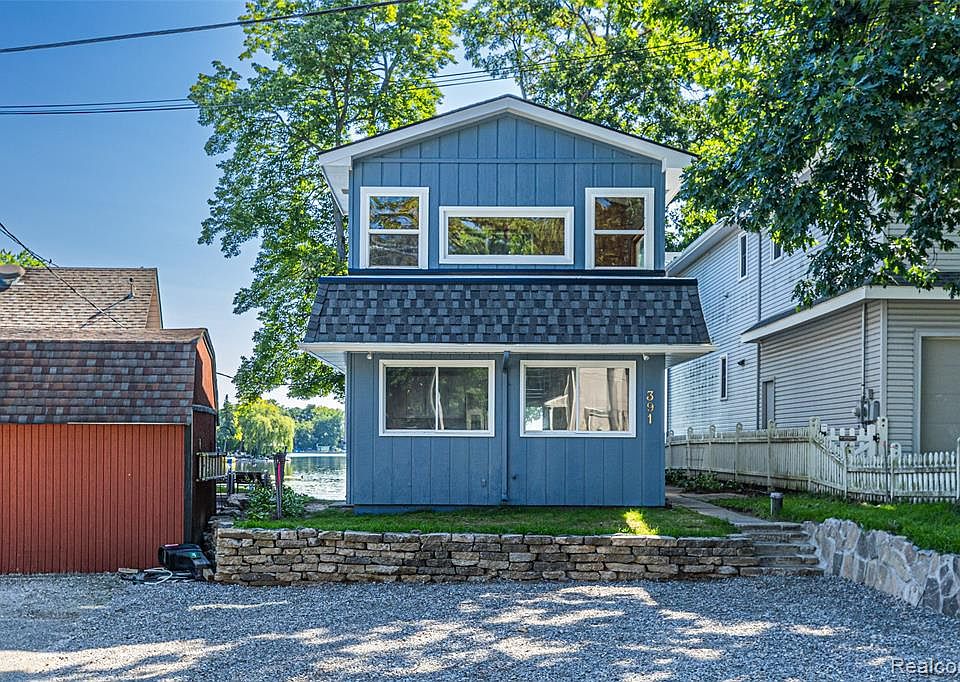 1st image of 391 Shady Oaks St