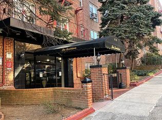 6730 Clyde St APT 2W, Forest Hills, NY 11375