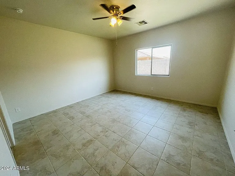 43691 W Yucca Ln — Photo 14
