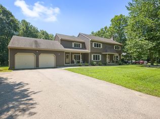 27 Hunters Ct, Colchester, CT 06415