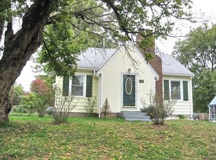 3200 NE Russell Rd, Kansas City, MO 64117