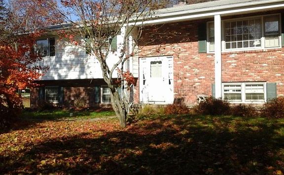 2nd image of 22 Florican Ln