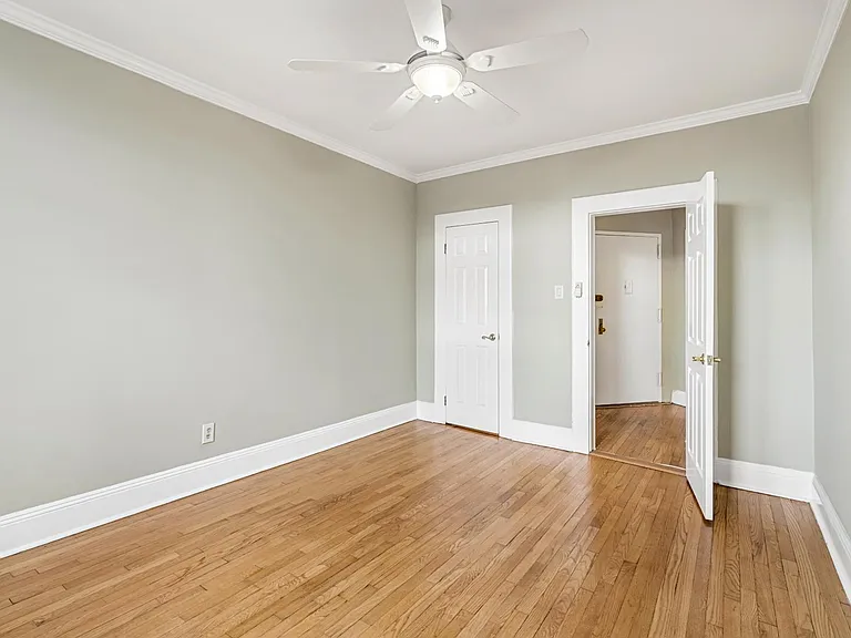 553 Undercliff Ave #16 — Photo 6