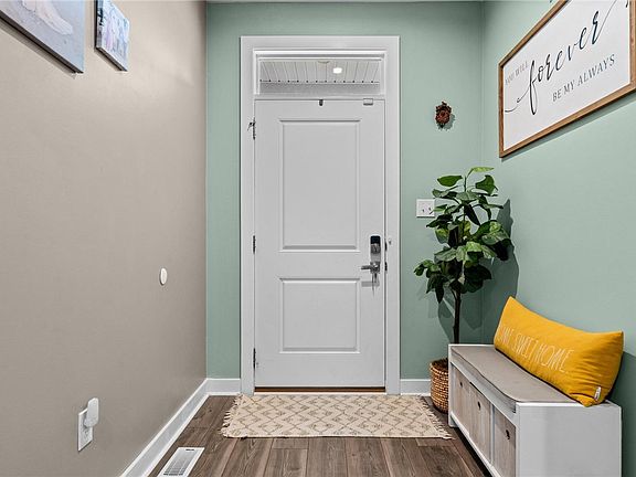 4th image of 6024 Boxelder Dr
