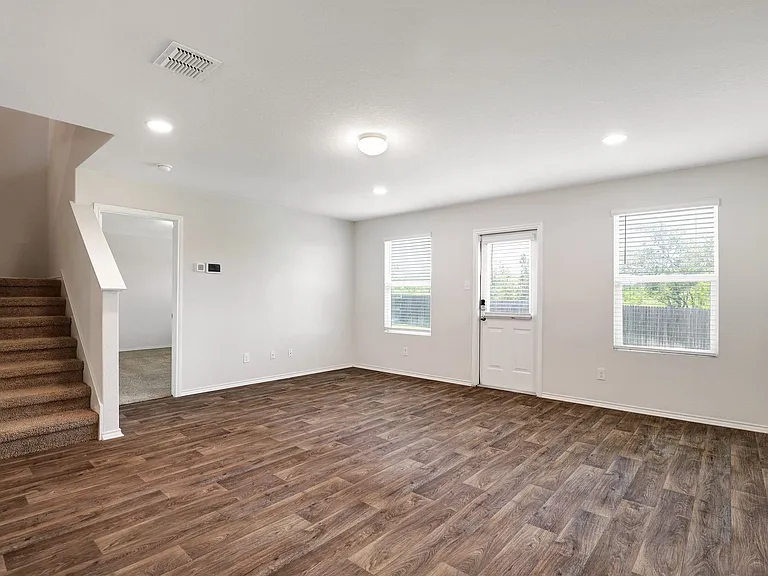 2850 Lindenwood Run — Photo 14