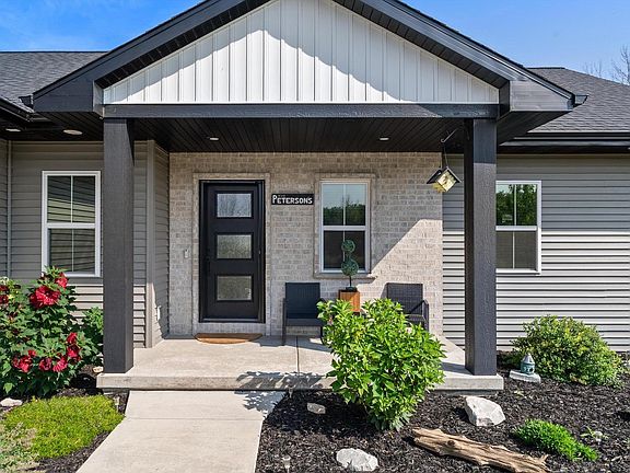 2nd image of 334 Lake Breeze WAY