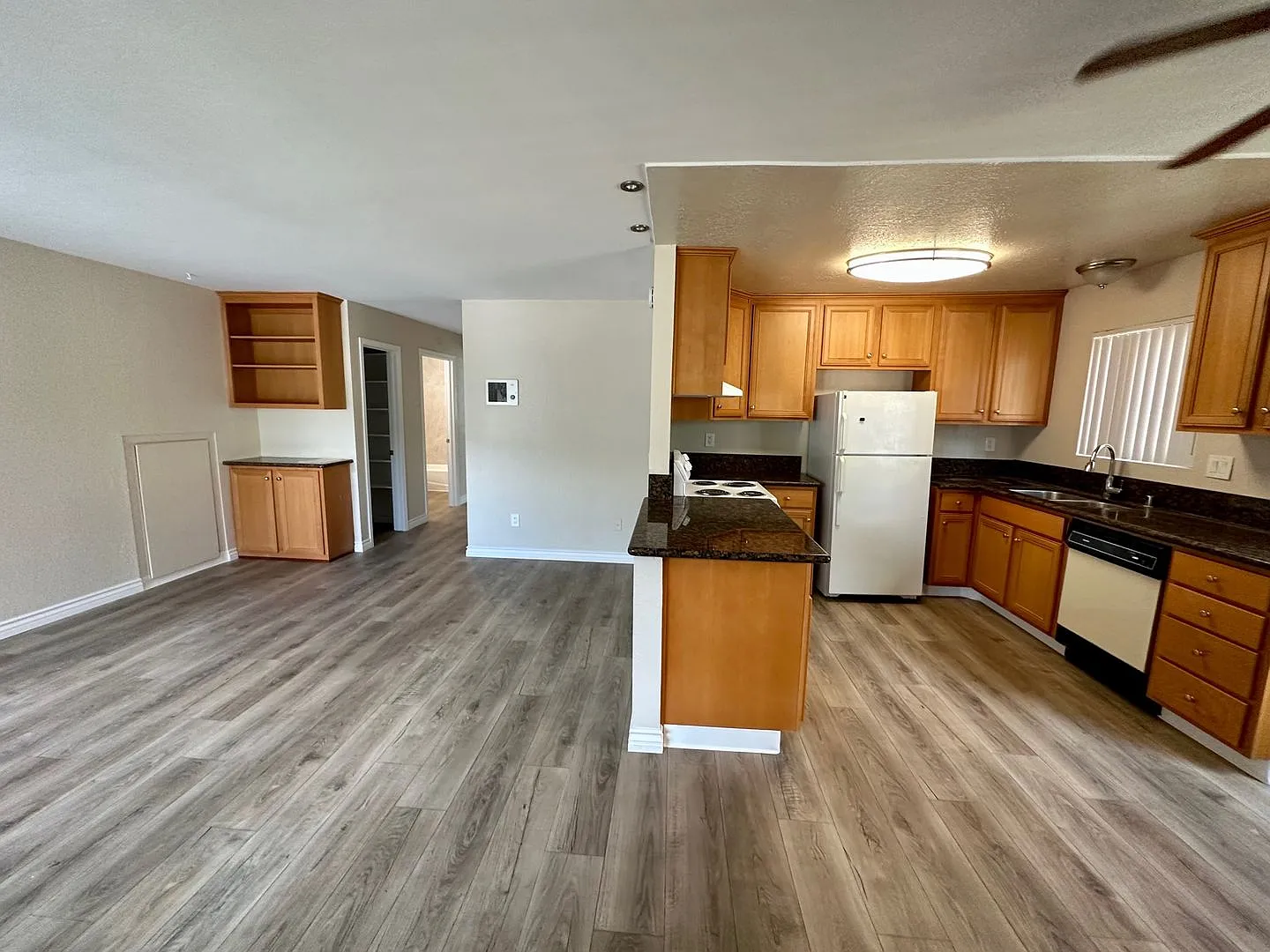 Mesa Villa Apartments — Photo 4