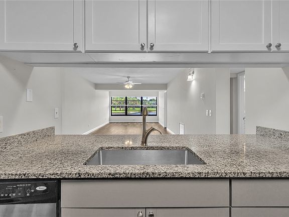 3rd image of 22 Plantation Dr APT 106
