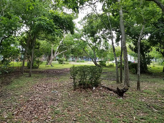 4th image of 322 S Bell Dr