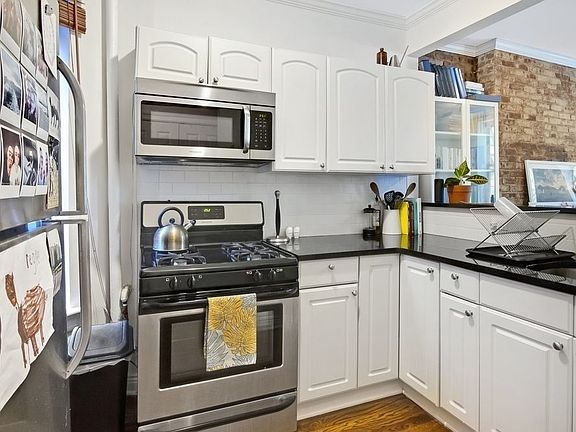 3rd image of 54 Barrow St APT 3D