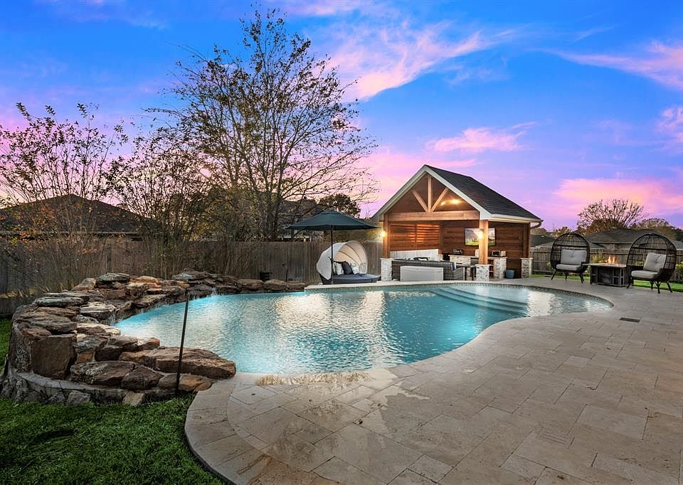 Super Rare Conroe Property allowing you to live your best Lake Life!