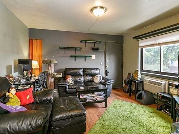 5th image of 4 Honiss St Unit B3