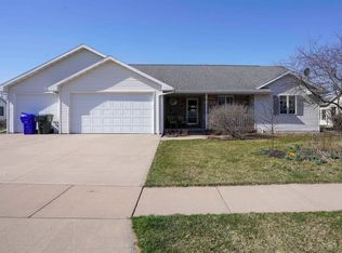 2013 Mayflower St, Kaukauna, WI 54130
