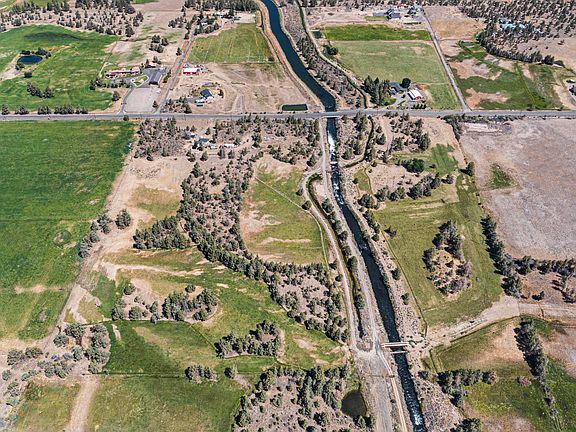 2nd image of 4220 NE Smith Rock Way