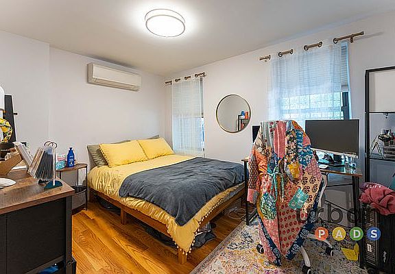 3rd image of 64 Hawthorne St #1C