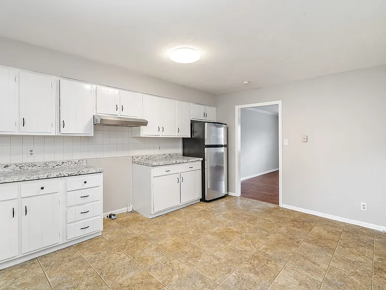 11707 S Williamsburg Dr — Photo 8