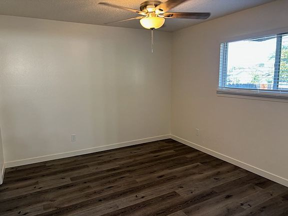 3rd image of 3100 Jersey Way APT 19