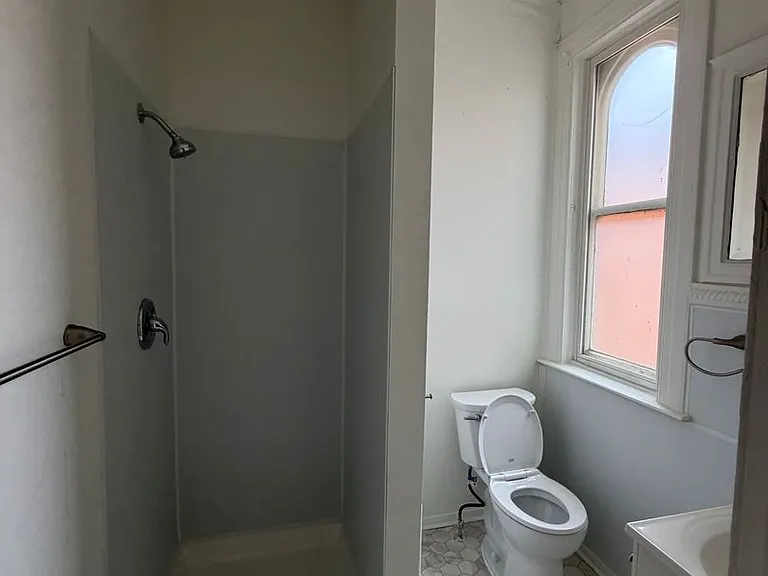 110 S Beaver St — Photo 33