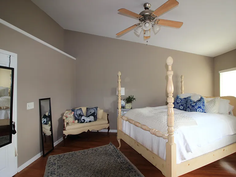 317 Kinellan Ln — Photo 21