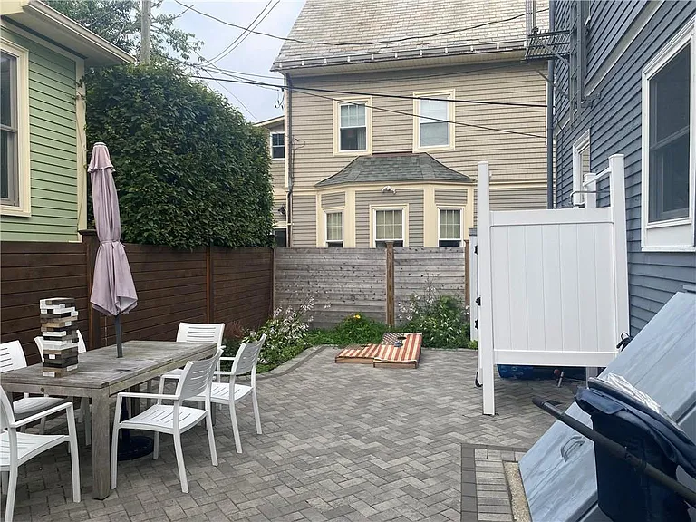 27 Mann Ave — Photo 22