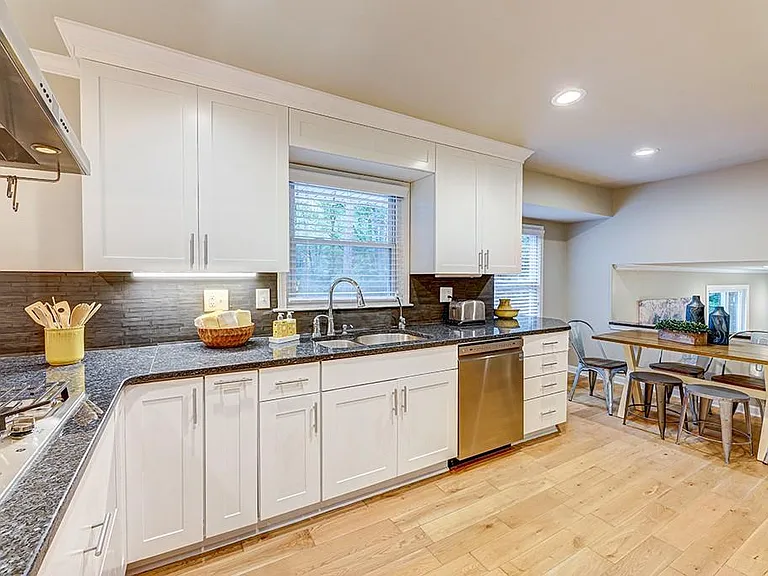 1185 Lake Colony Dr — Photo 14