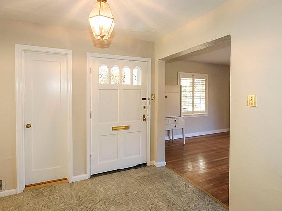 2nd image of 1397 E Federal Way