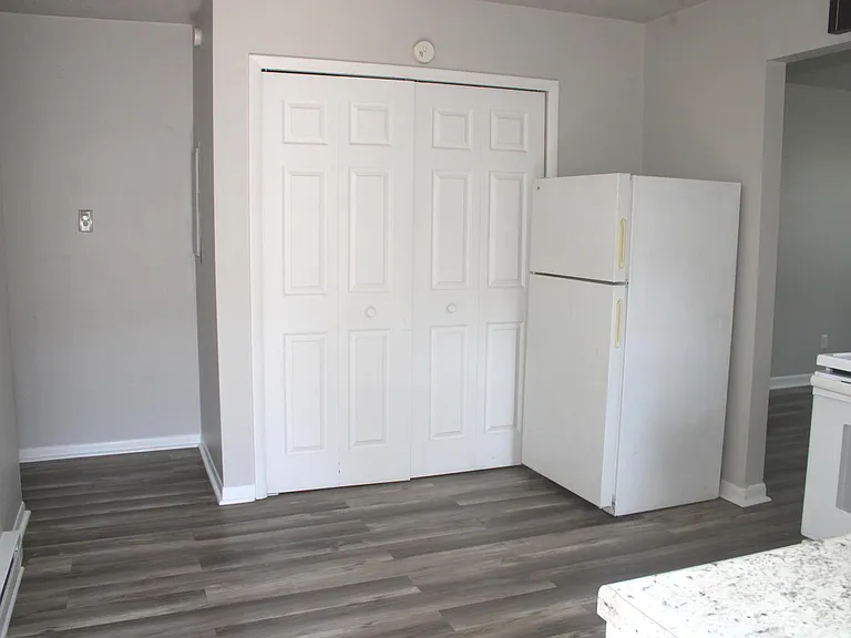 2121 Main St — Photo 8
