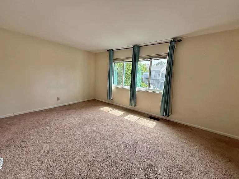 319 Harvest Dr — Photo 20