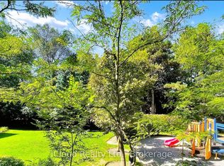 285 Antibes Dr #11, Toronto, ON M2R3X9